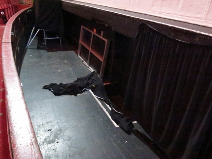 close up of pit from front of stalls